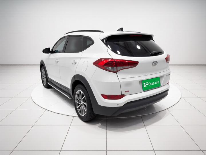 Tucson 2015 2.0L AT RWD Smart photo 4