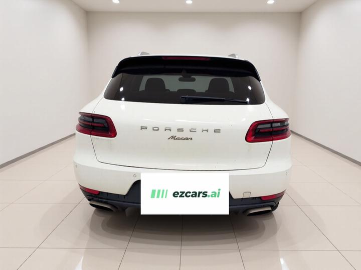 2017 Macan 2.0T photo 5