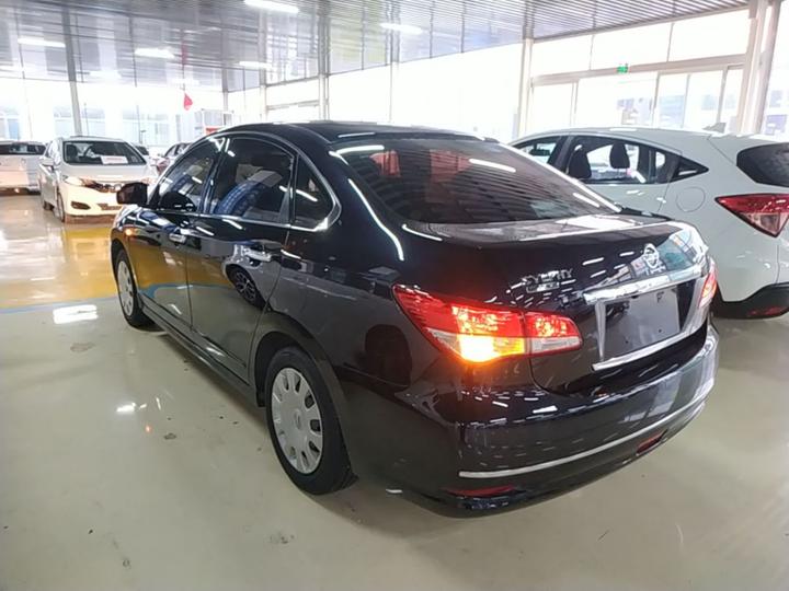 Sylphy 2012 Classic 1.6XE AT Comfort photo 4
