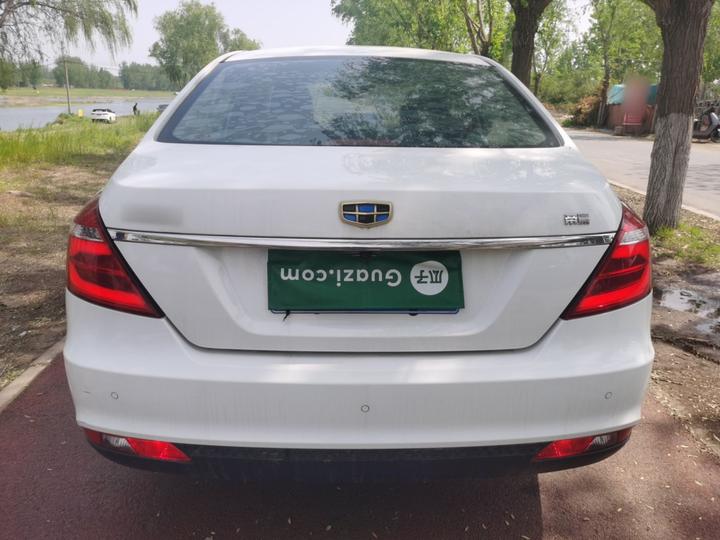 Emgrand 2017 Sedan 1.5L MT photo 3