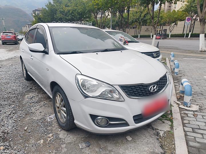 Dynamic 2015 1.6L AT Comfort photo 3