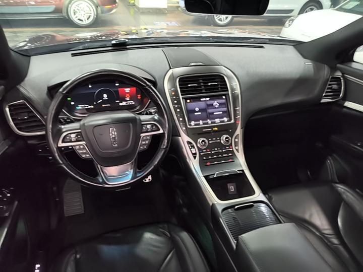 Nautilus Imported 2019 2.0T RWD Exclusive China VI photo 5