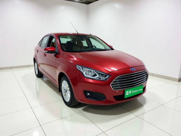 Escort 2015 1.5L AT Comfort photo 3