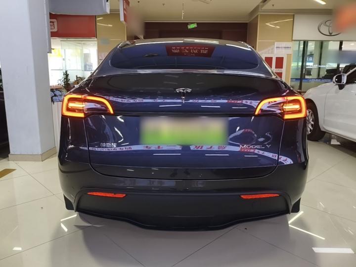 Model Y 2024 RWD photo 3