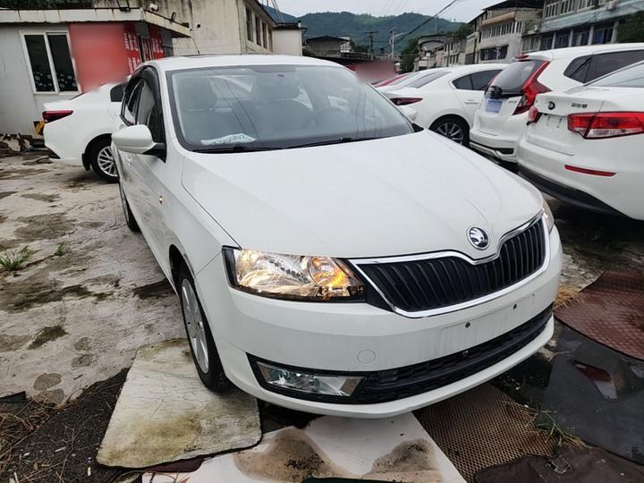 Rapid 2016 1.6L MT photo 3