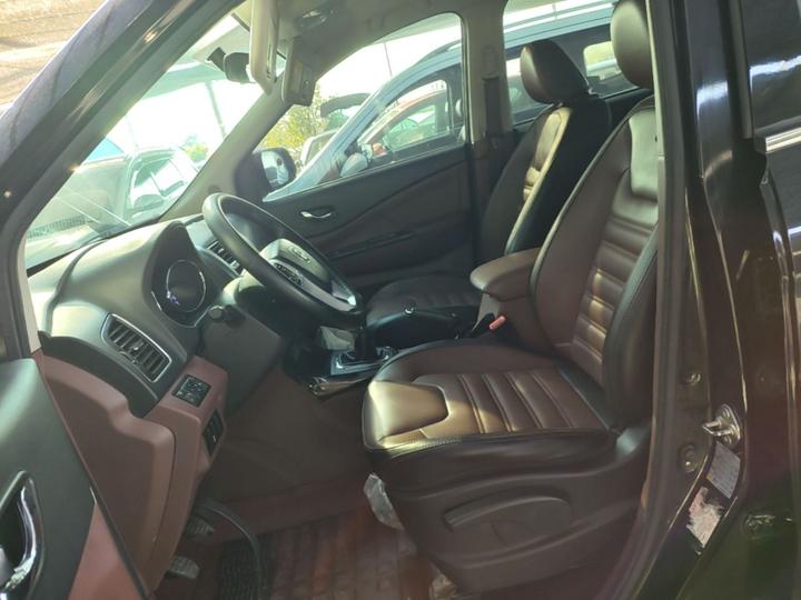 Forthing SX6 2016 1.6L MT Luxury photo 6