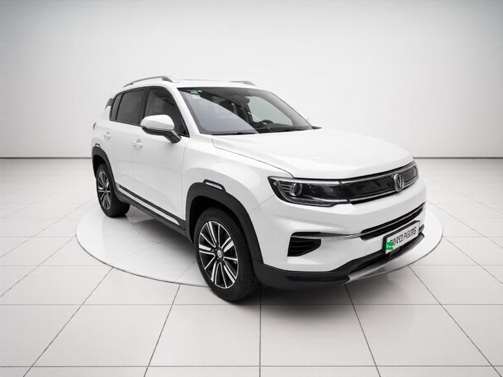 CS35PLUS 2019 1.6L AT photo 3