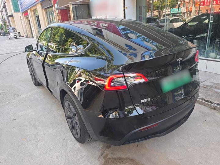 Model Y 2023 RWD photo 4