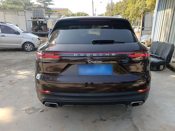 2018 Cayenne 3.0T photo 3