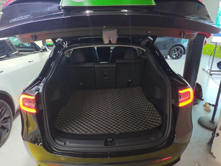 Model Y 2022 RWD photo 8