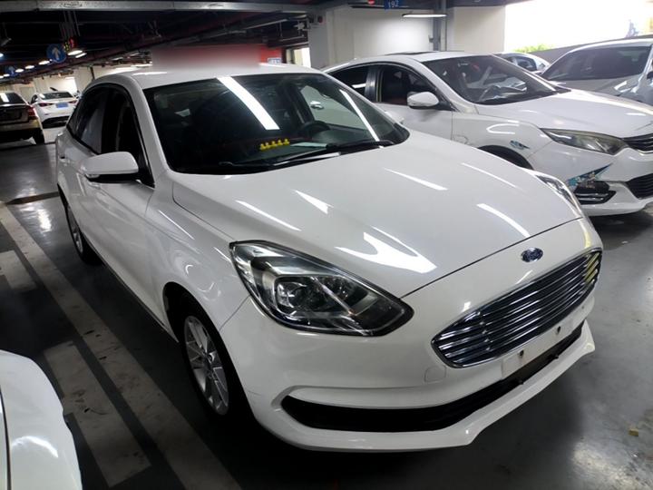 Escort 2019 1.5L MT photo 3