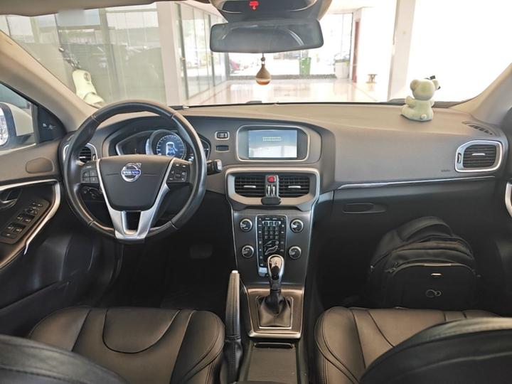 V40 2016 T4 photo 5