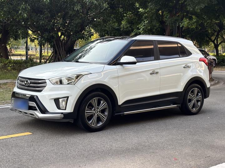 ix25 2015 1.6L AT RWD Smart GLS