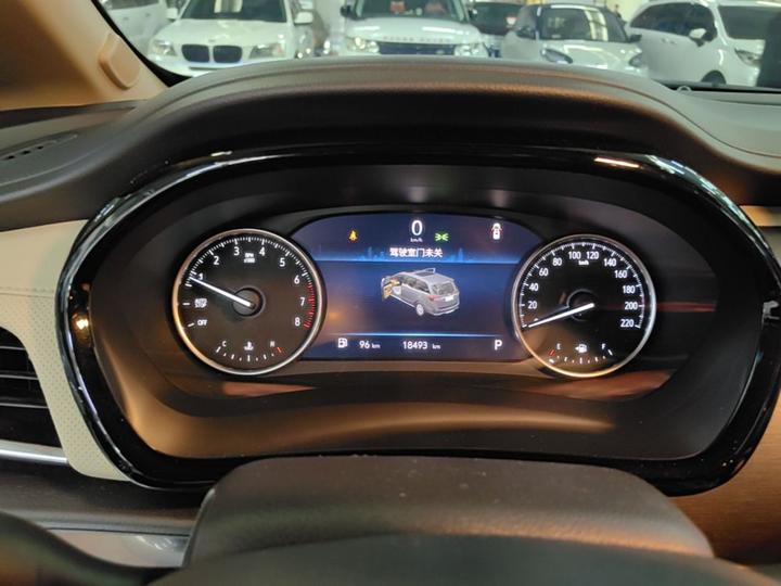 GL8 2023 Facelift Luxury photo 5