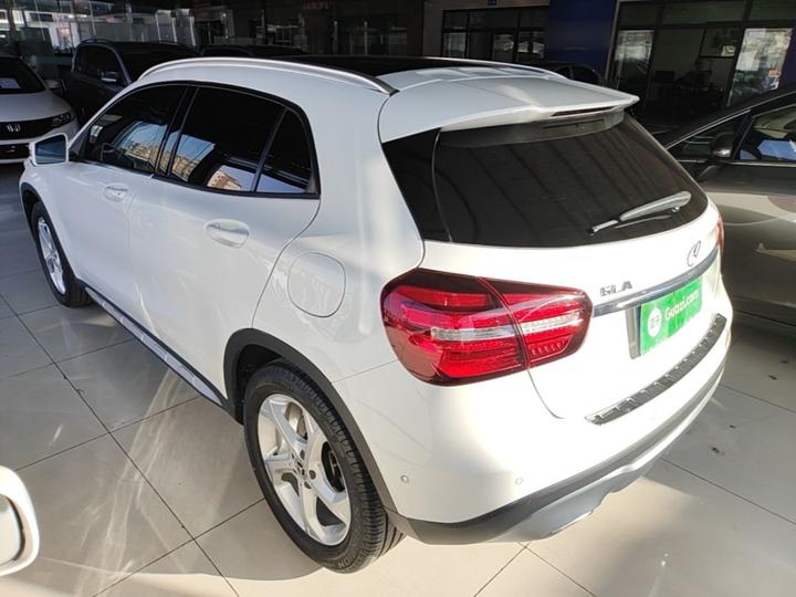 GLA 2019 GLA 200 Dynamic photo 4