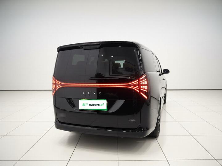 L380 2024 140 6-Seater AWD Ultra photo 5