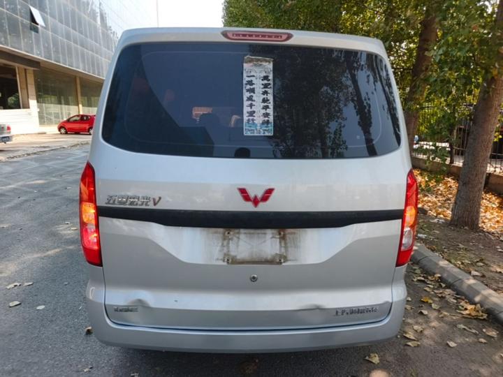 Wuling Hongguang V 2021 1.5L LAR photo 3