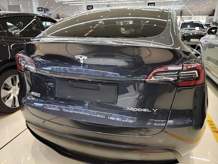Model Y 2024 RWD photo 5