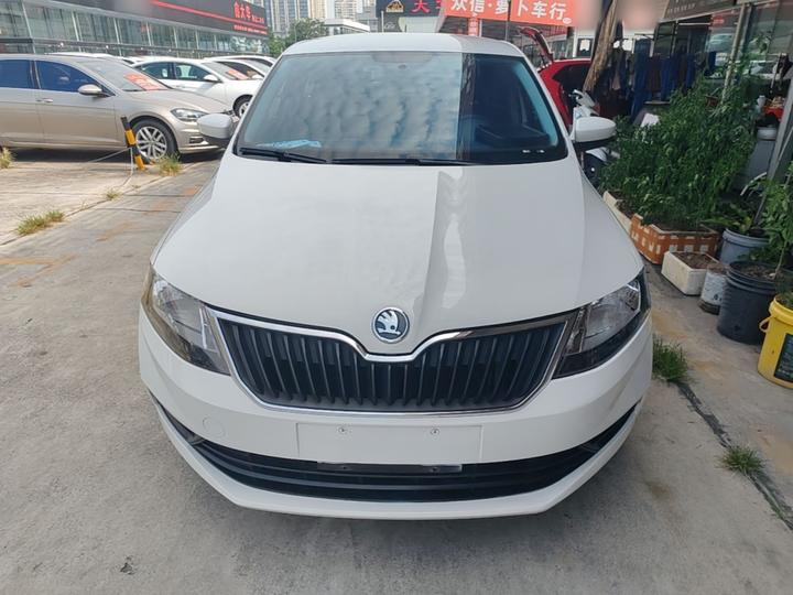 Rapid 2018 1.4L MT Standard photo 2
