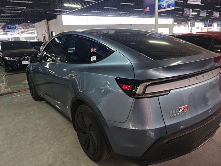 Model Y 2026 RWD photo 4