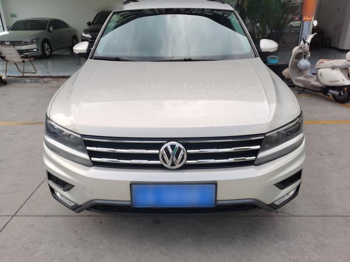 Tiguan L 2017 330TSI AT RWD photo 2