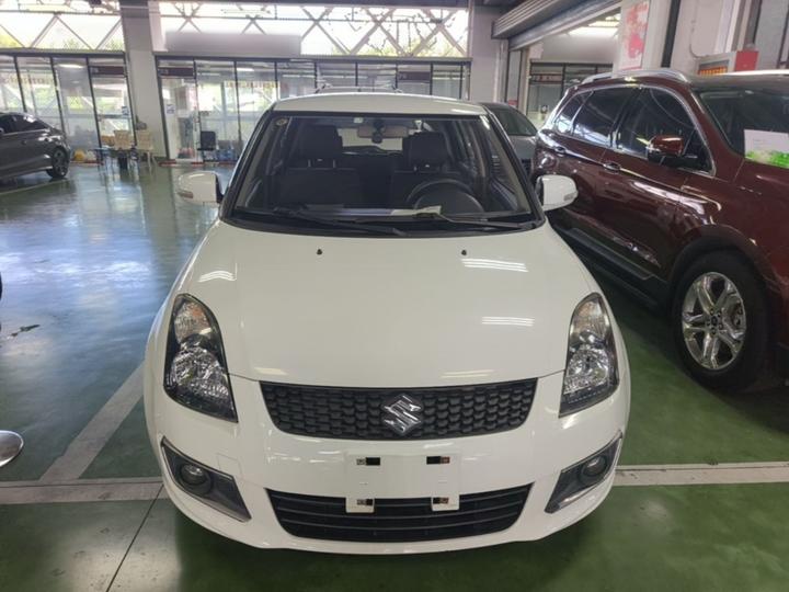 Swift 2014 1.5L AT Fashion photo 2