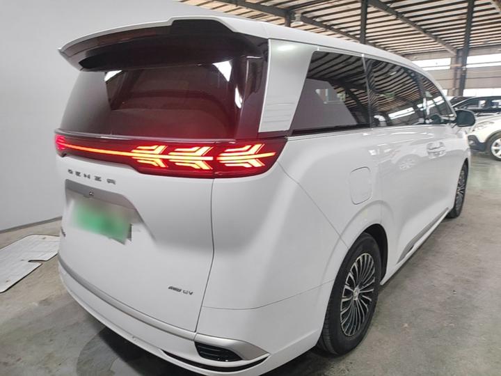 D9 2022 EV 600 AWD Noble photo 4