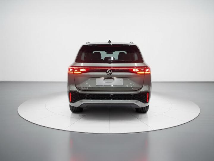 2025 Tayron L 380TSI AWD Luxury photo 3