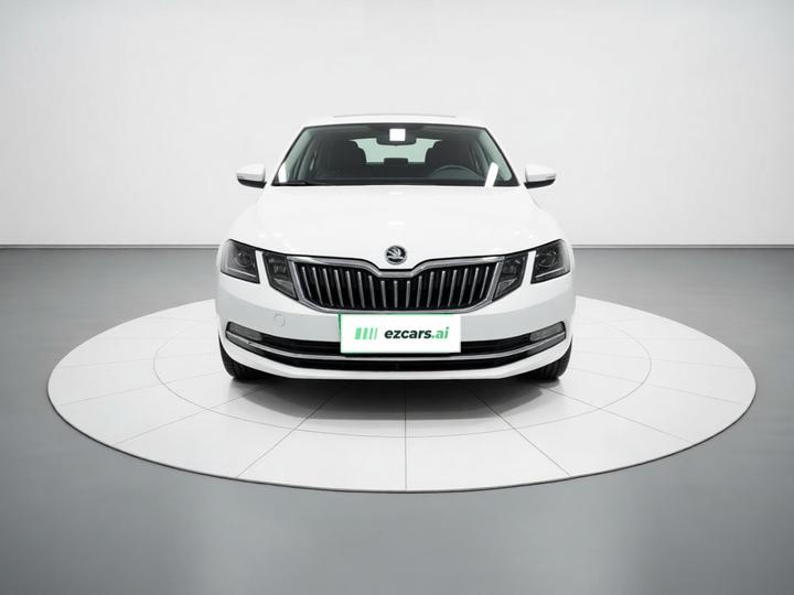 Octavia 2019 1.5L MT Luxury photo 2