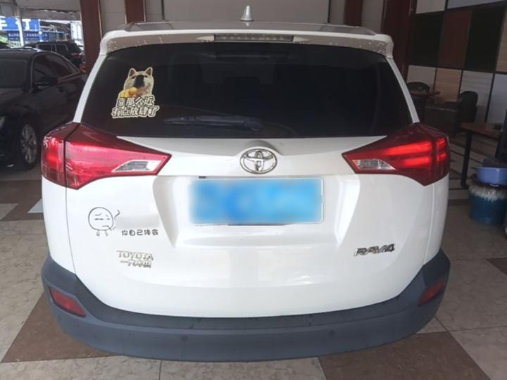 RAV4 2015 2.0L CVT RWD photo 3
