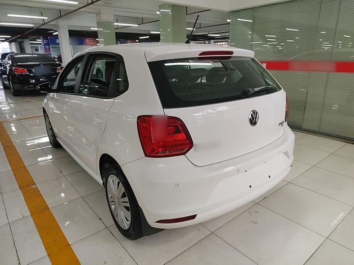 Polo 2016 1.6L AT Comfort photo 4