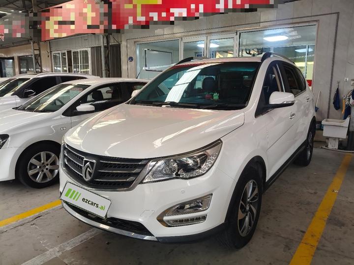 560 2015 1.8L MT Luxury