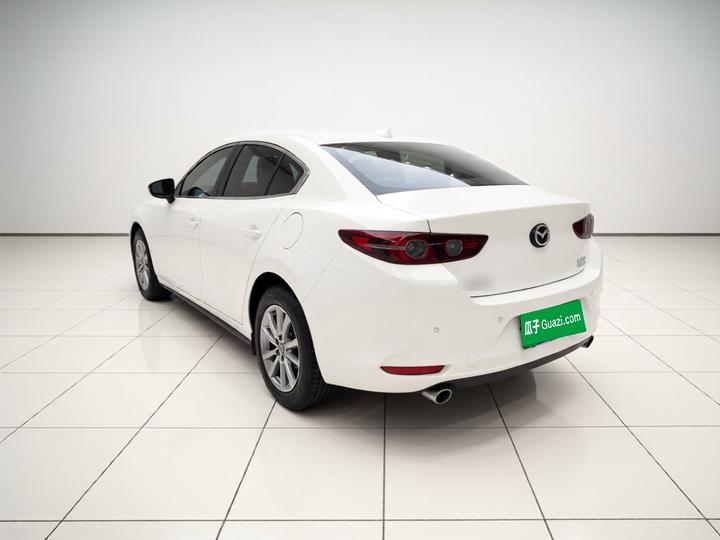 3 Axela 2021 1.5L AT photo 4