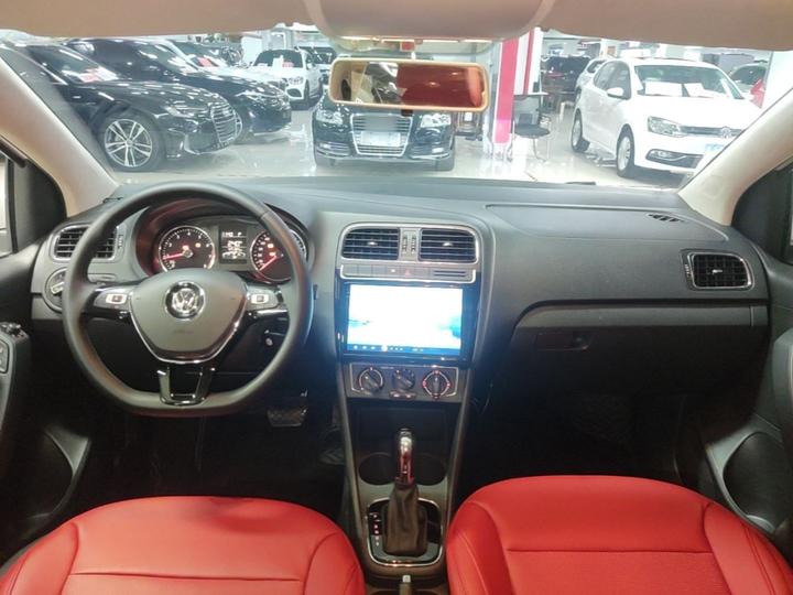 Polo 2016 1.6L AT Comfort photo 5