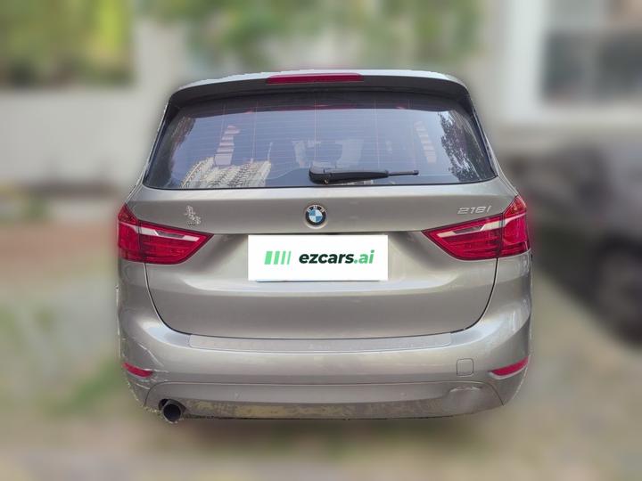 2 Series Wagon 2015 218i Leading photo 5