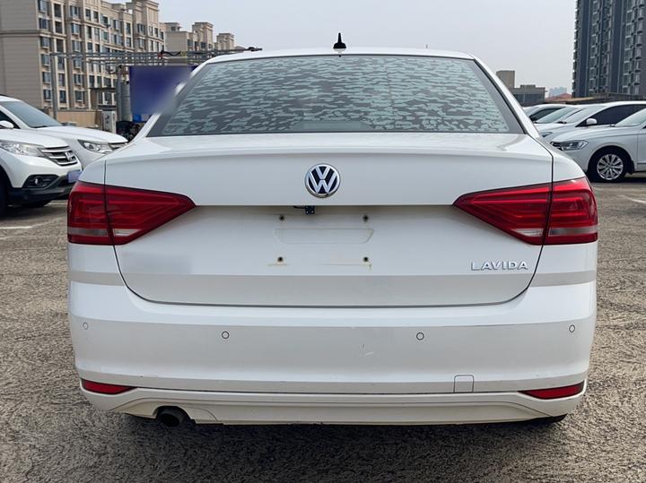 Lavida 2017 1.6L AT photo 3
