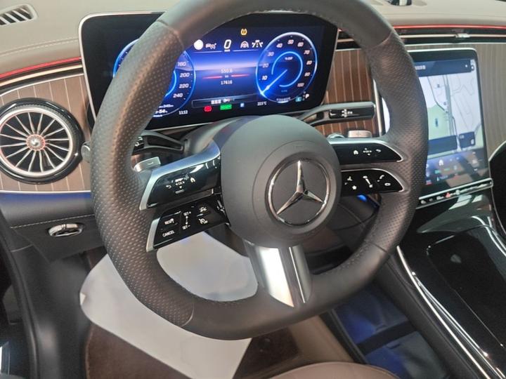 EQE SUV 2024 500 4MATIC Luxury photo 6