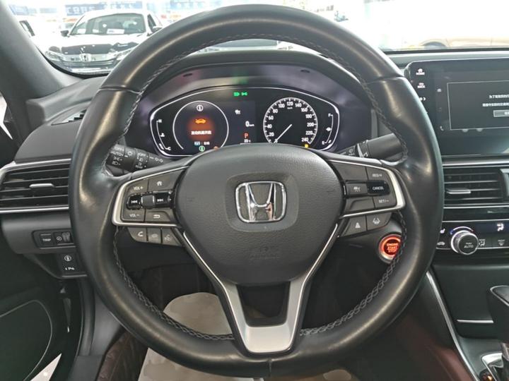 2022 260TURBO photo 6
