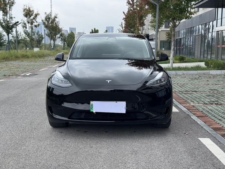 Model Y 2023 RWD photo 2