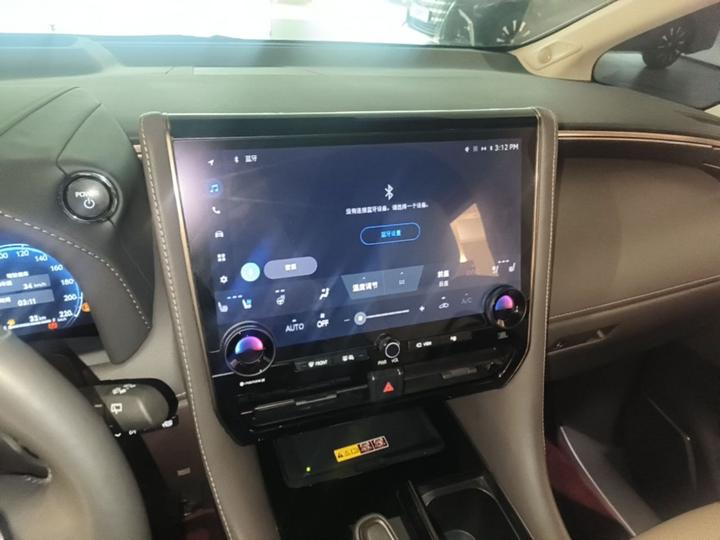 2024 Crown Hybrid 2.5L Supreme photo 8