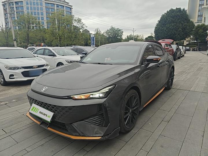 UNI-V 2024 1.5T Premium Sport