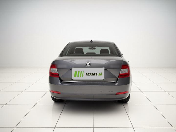 Octavia 2016 1.6L MT photo 5