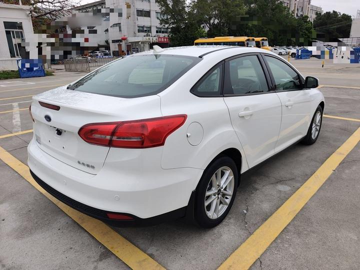 Focus 2017 Sedan 1.6L AT Fashion photo 4