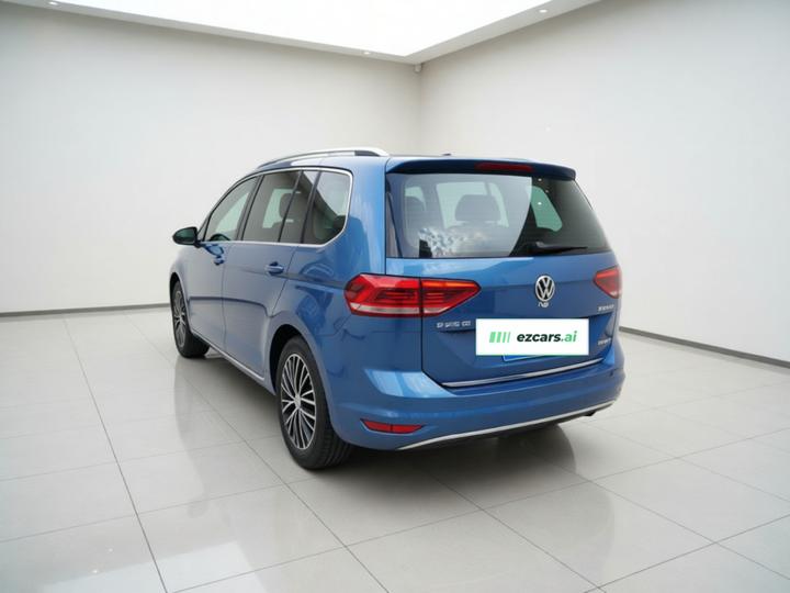 2016 L 330TSI DSG Luxury photo 4