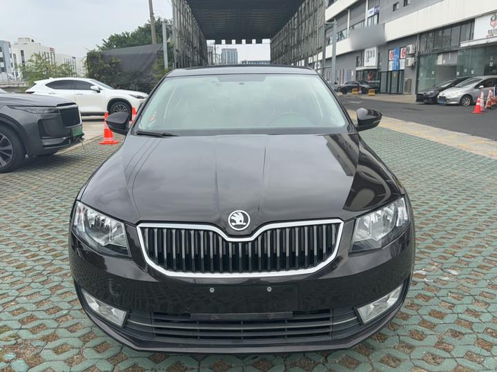 Octavia 2015 1.6L AT photo 2
