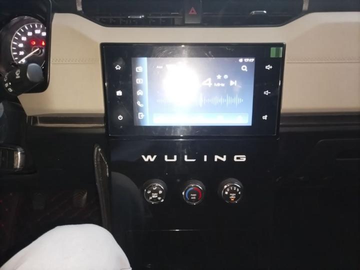 Wuling 2021 1.5T MT Luxury photo 8