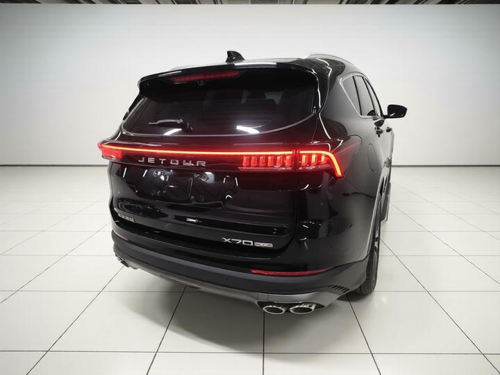 X70 PLUS 2024 1.6T DCT 7-Seater photo 3