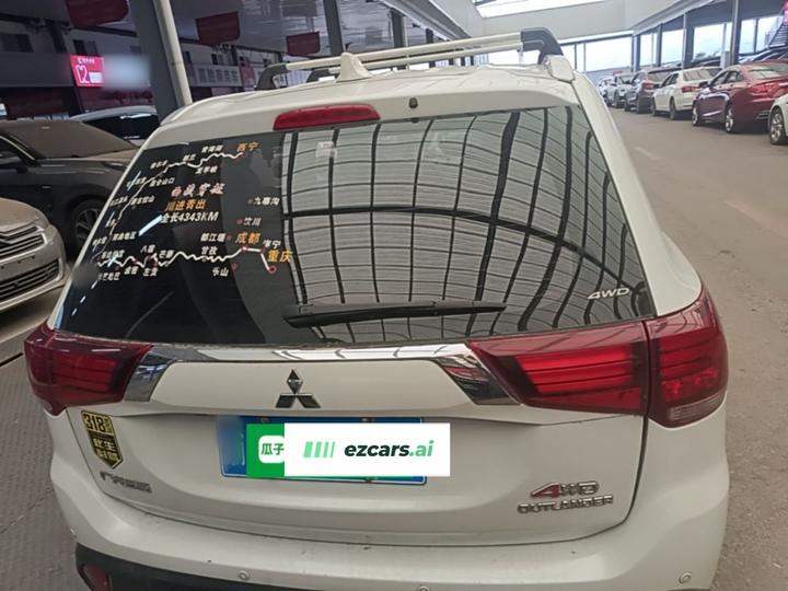 Outlander 2018 2.4L AWD Elite 5-Seater photo 5