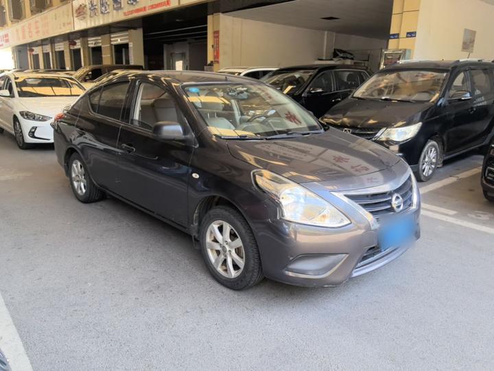 2015 1.5XE CVT Comfort photo 3