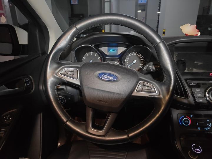 Focus 2015 Hatchback 1.6L AT photo 7